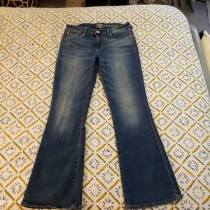 Levi Mid Rise Boot Cut Jean's. Size 29X32